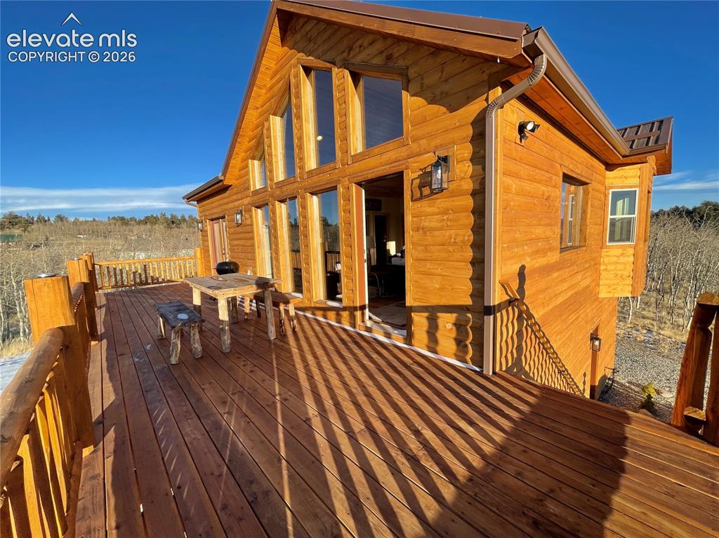 Image 3 of 34: Deck