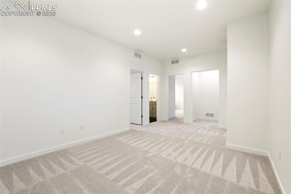 Image 12 of 27: Loft