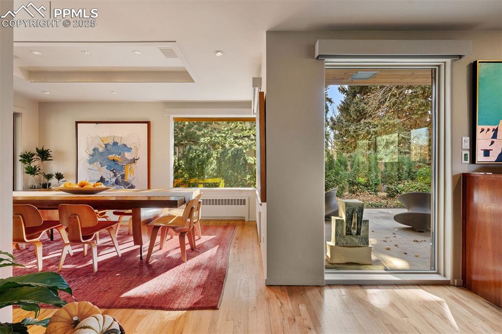 Image 10 of 44: Dining Area