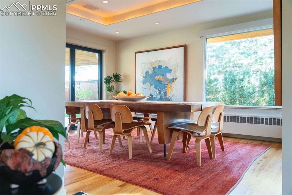 Image 15 of 44: Dining Area