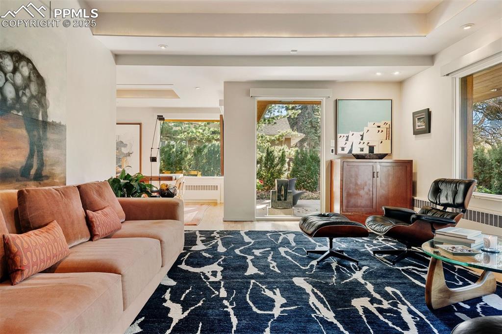 Image 18 of 44: Living Room