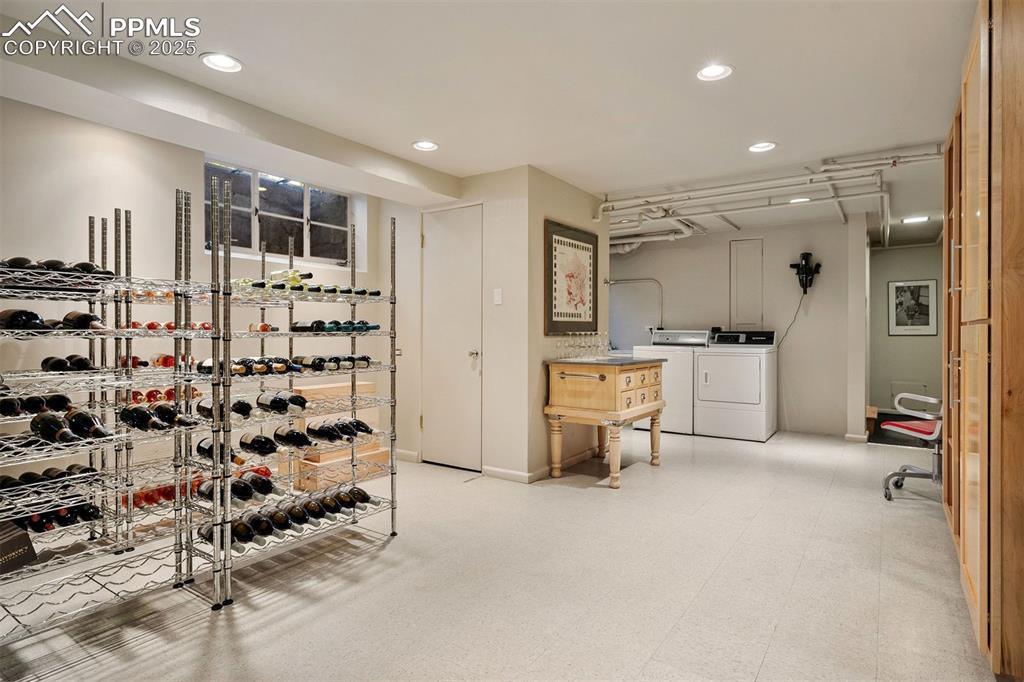 Image 38 of 44: Laundry