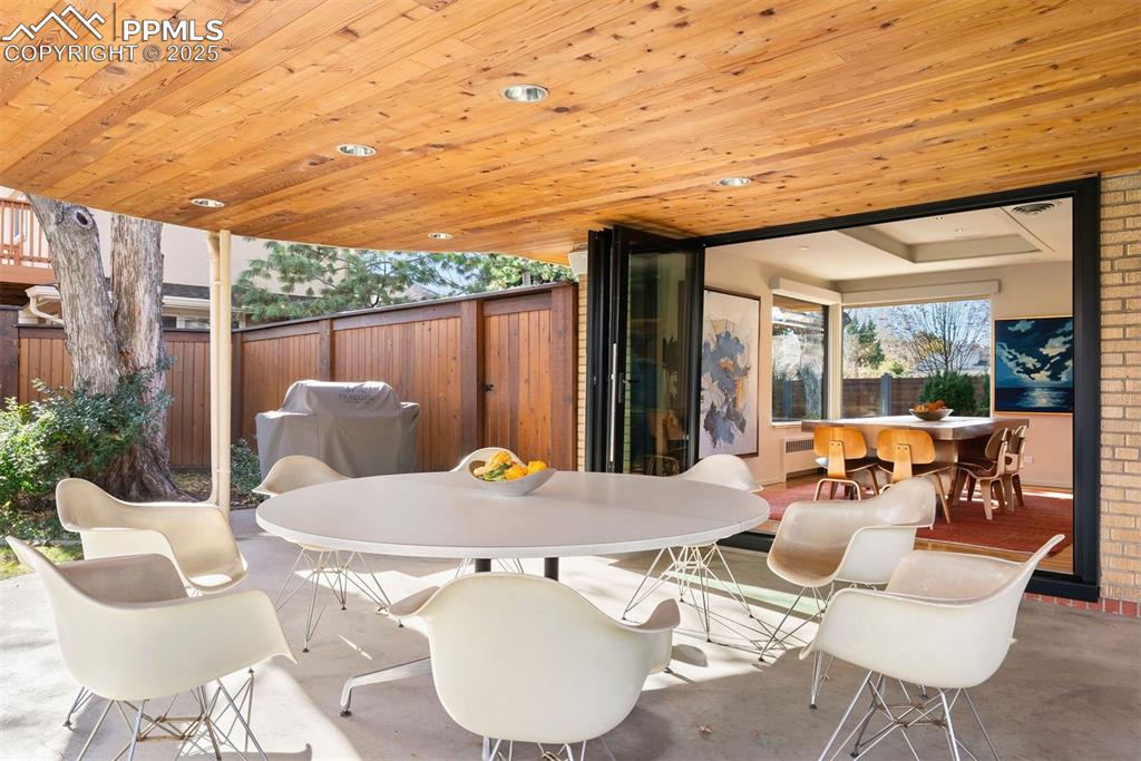 Image 40 of 44: Patio