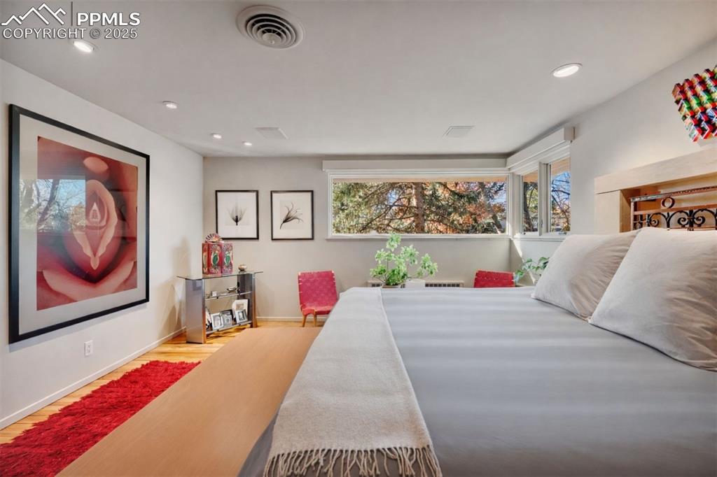 Image 6 of 44: Bedroom