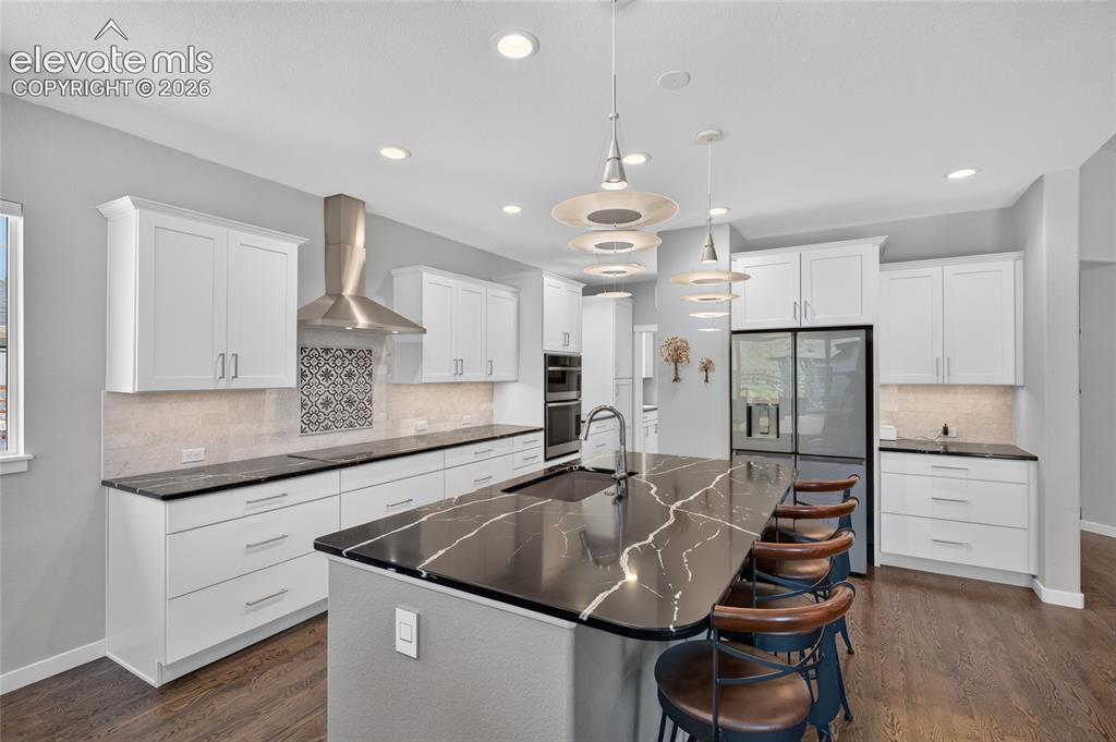 Image 9 of 34: Kitchen
