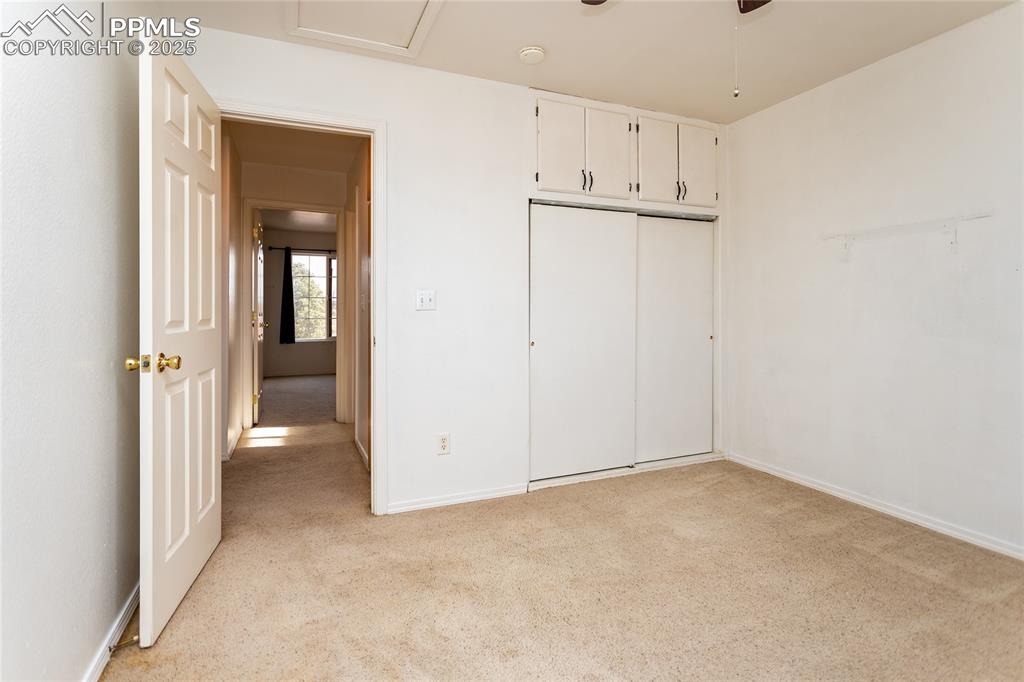 Image 19 of 48: Bedroom