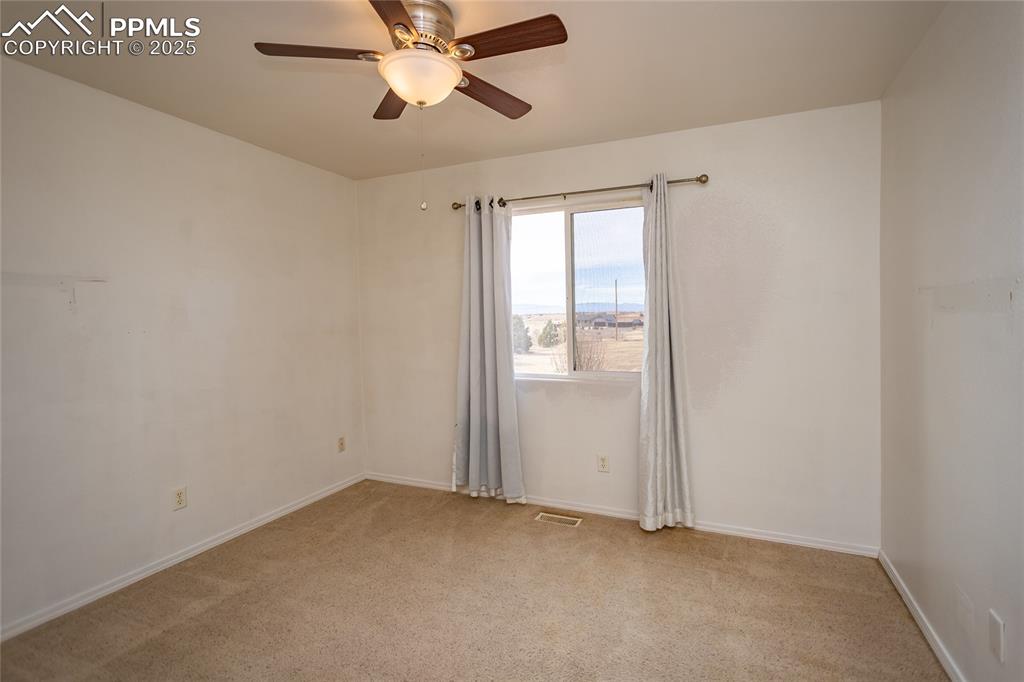 Image 20 of 48: Bedroom