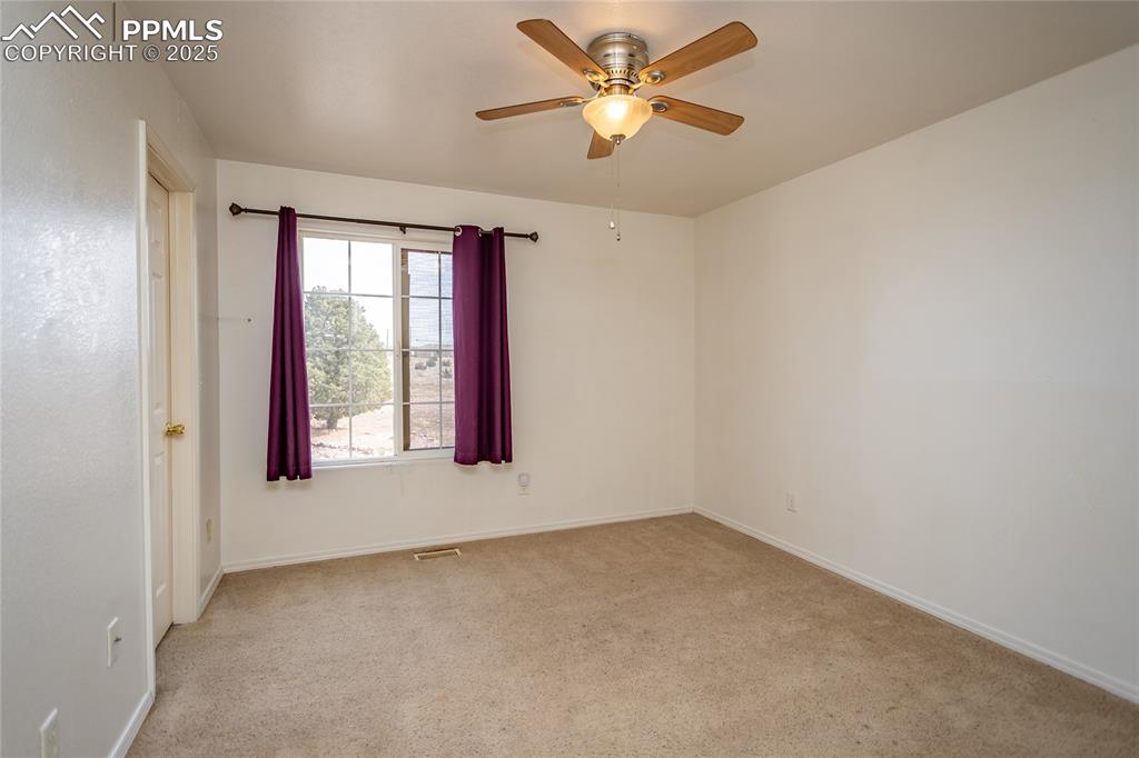 Image 21 of 48: Bedroom