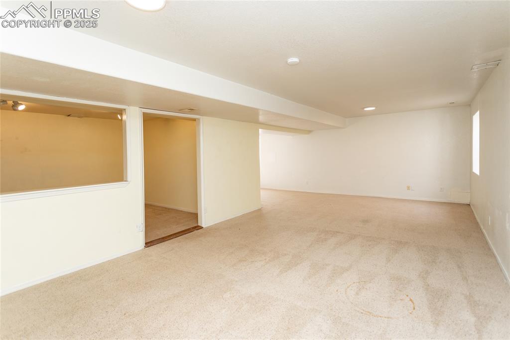 Image 27 of 48: Family Room