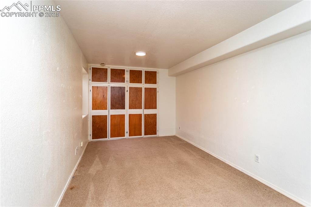 Image 35 of 48: Bedroom