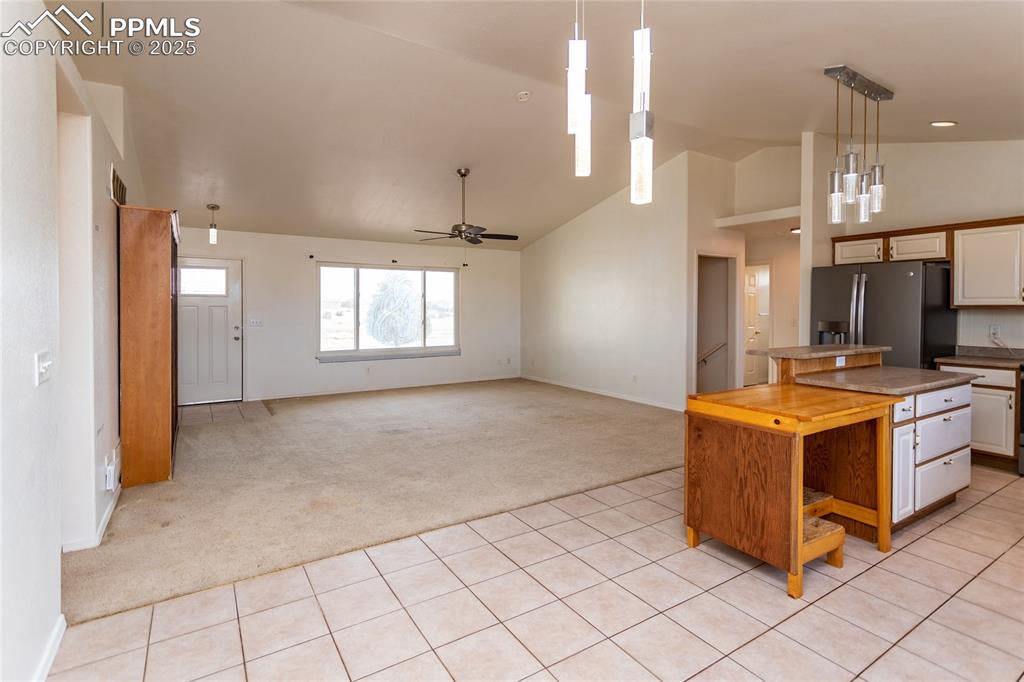 Image 8 of 48: Dining Area