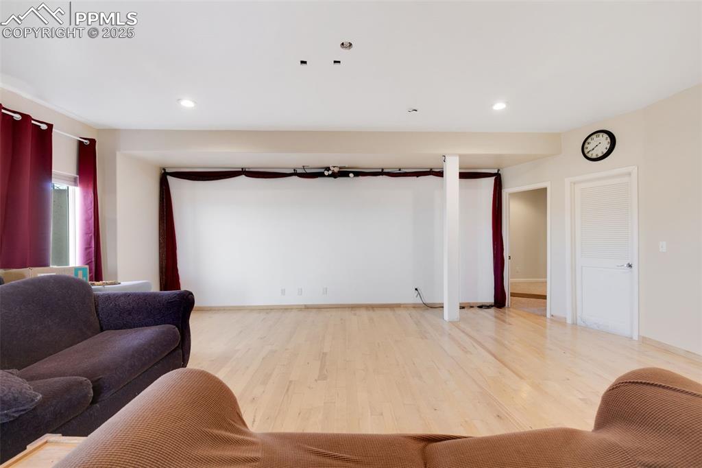 Image 24 of 41: Family Room