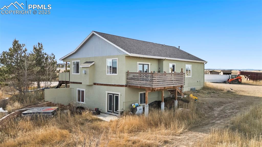 Image 31 of 41: Back of Structure