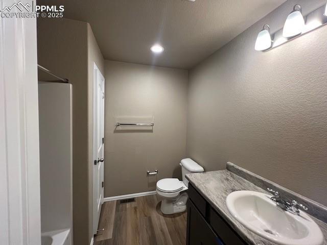 Image 13 of 20: Bathroom