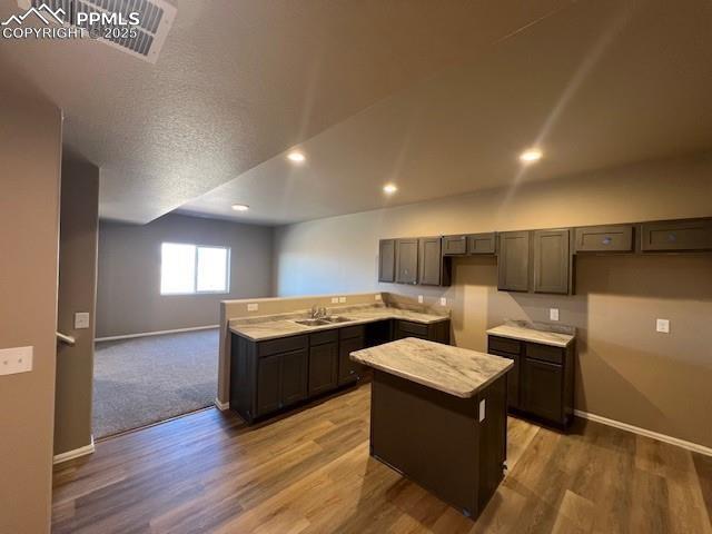 Image 4 of 20: Kitchen