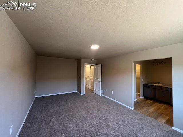 Image 8 of 20: Bedroom