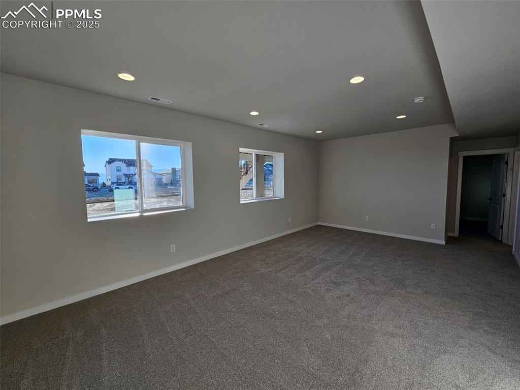 Image 21 of 27: Recreation Room