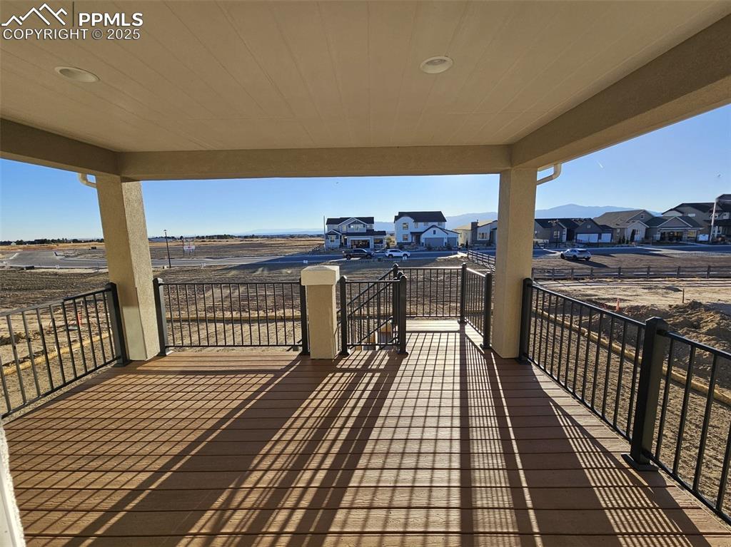 Image 27 of 27: Deck