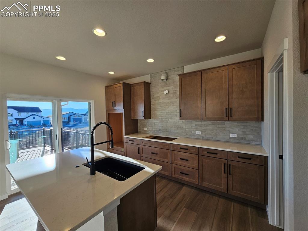 Image 6 of 27: Kitchen