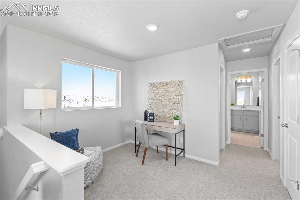 Image 17 of 26: Photos of a model home