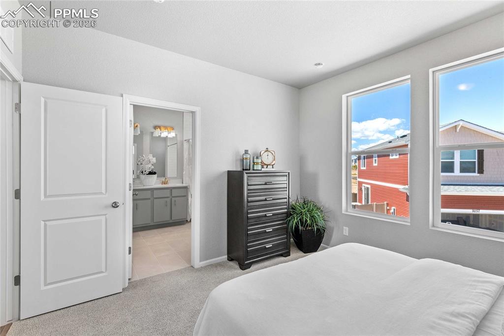 Image 20 of 26: Photos of a model home