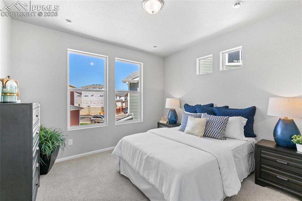 Image 21 of 26: Photos of a model home
