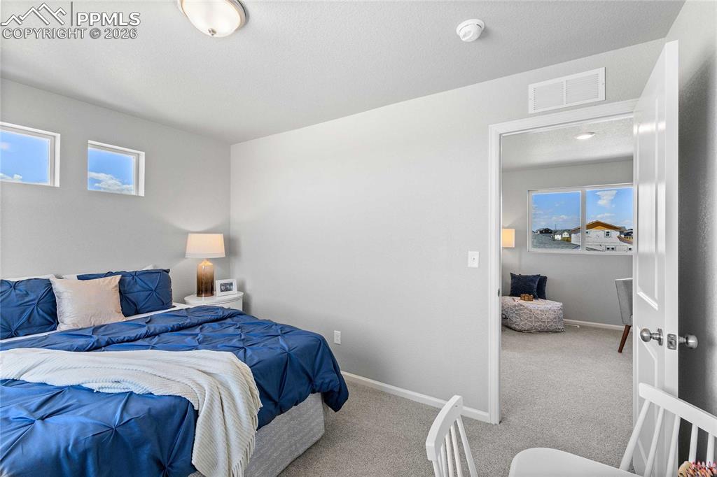 Image 25 of 26: Photos of a model home