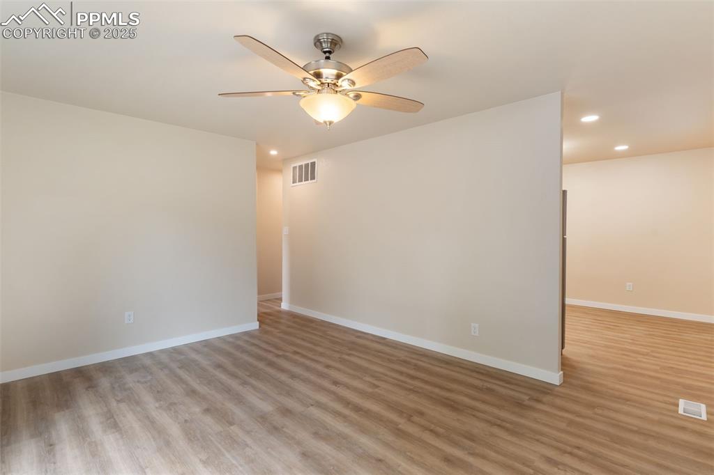 Image 7 of 26: Living Room