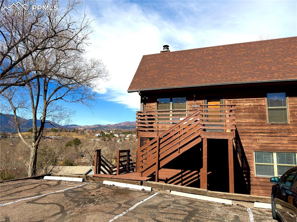 Image 1 of 30: Entry