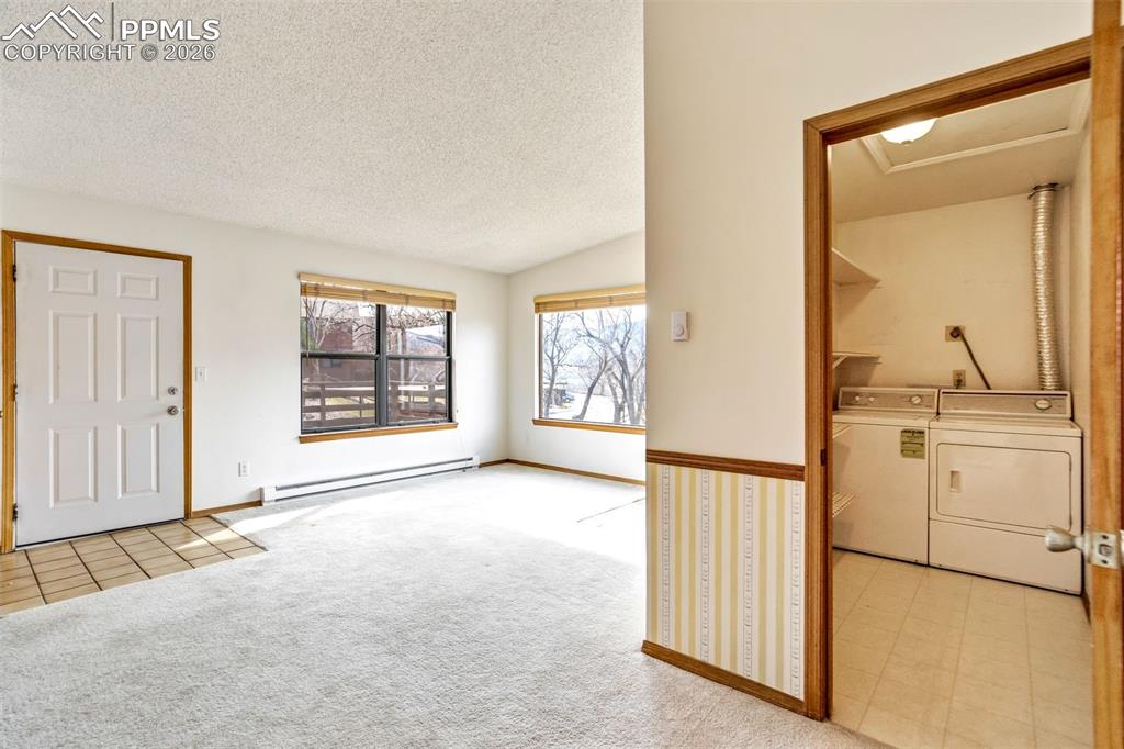 Image 11 of 30: Entry