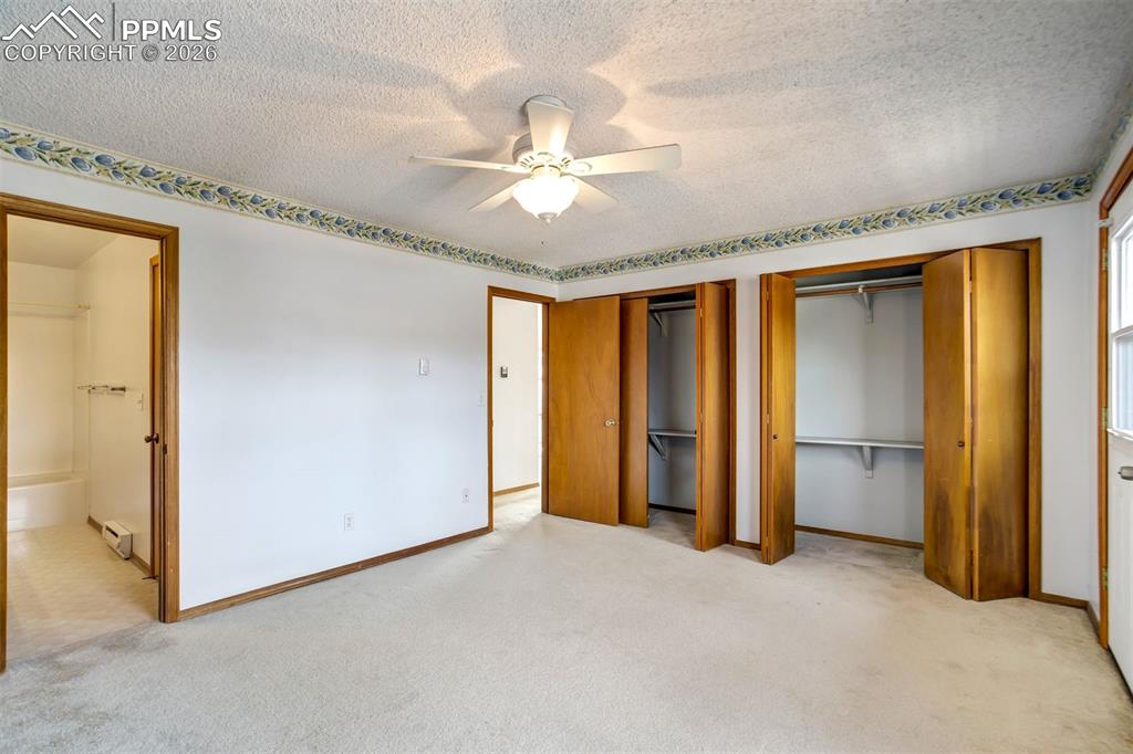 Image 21 of 30: Bedroom