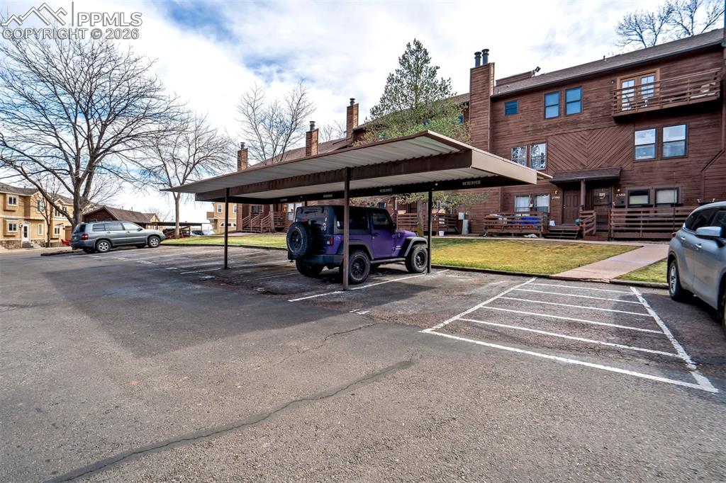 Image 29 of 30: Parking