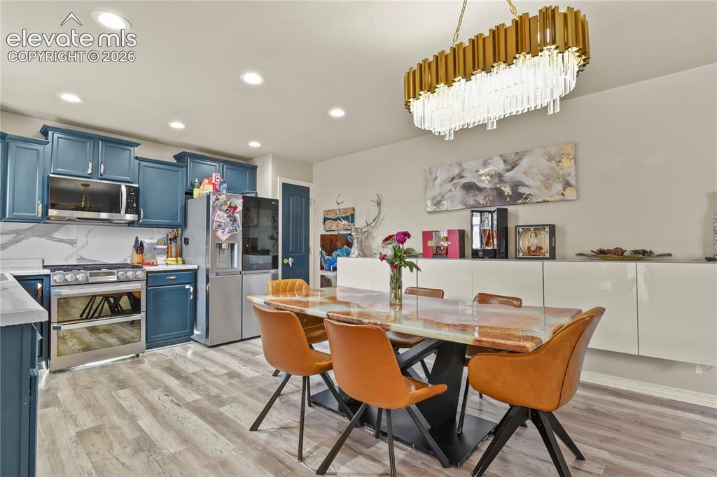 Image 10 of 29: Dining Area