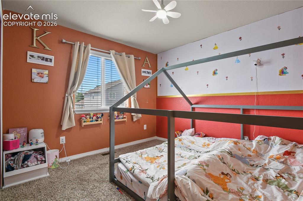 Image 19 of 29: Bedroom