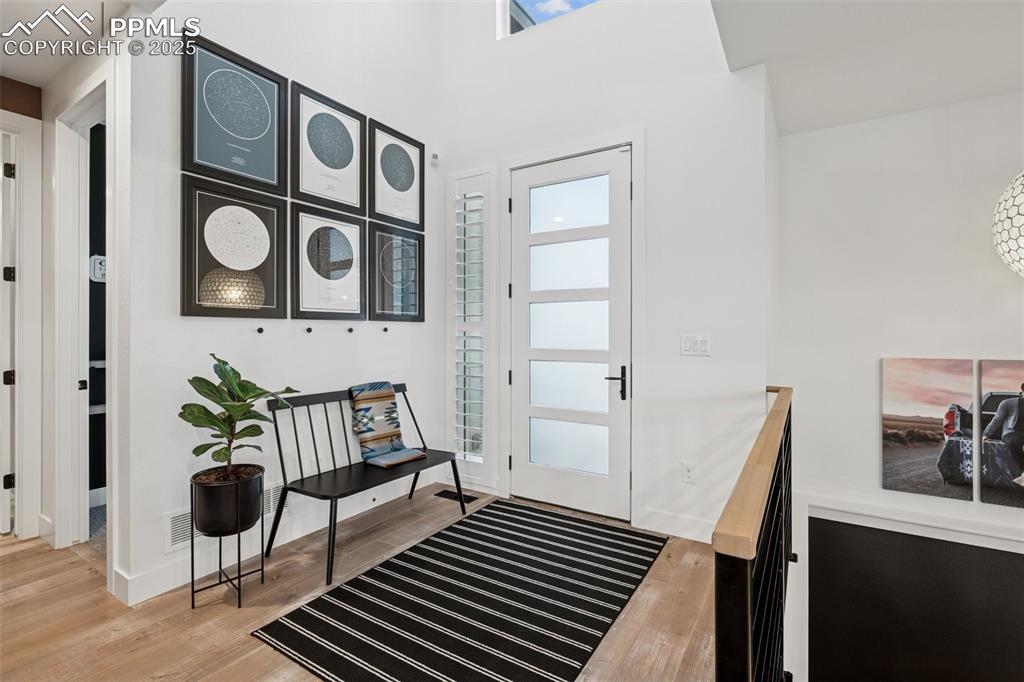 Image 10 of 44: Entry