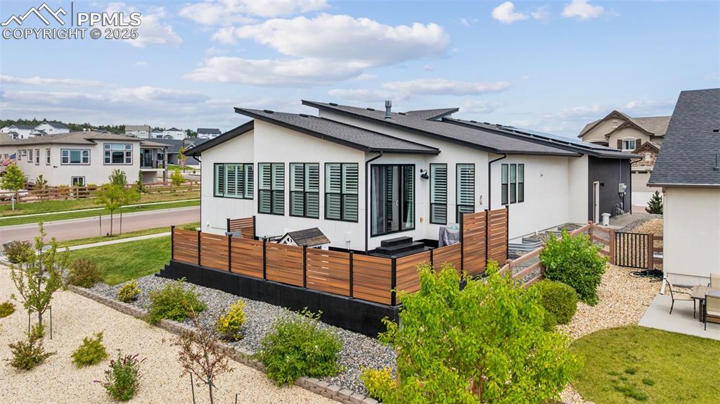 Image 2 of 44: Back of Structure