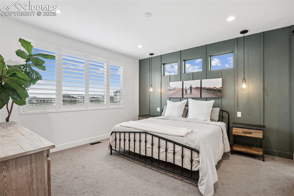 Image 20 of 44: Bedroom