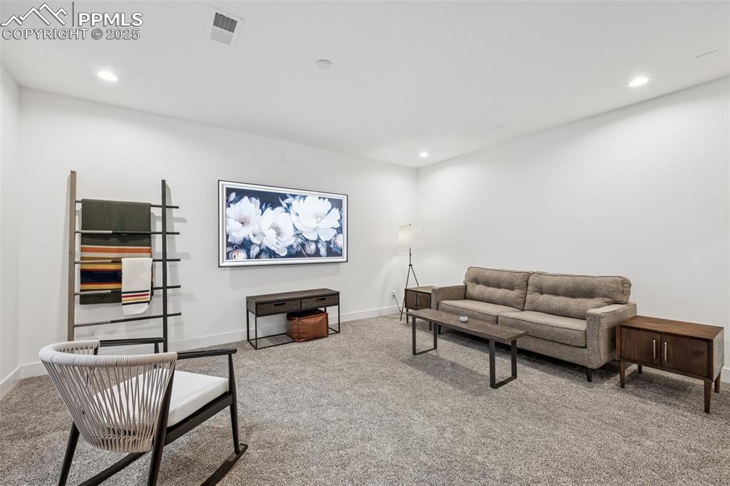 Image 30 of 44: Living Room