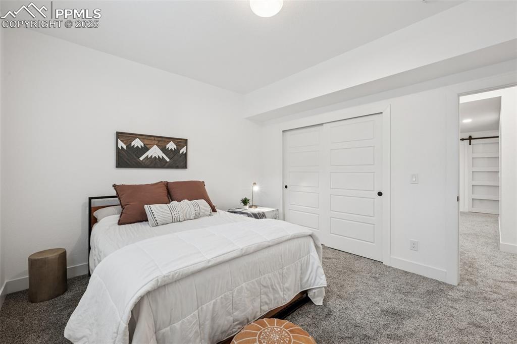 Image 37 of 44: Bedroom