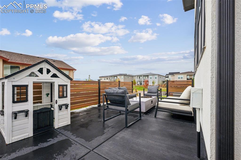 Image 41 of 44: Patio