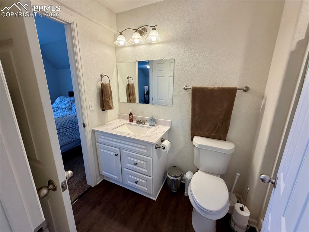 Image 43 of 50: Bathroom