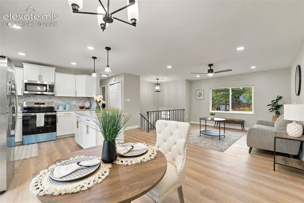 Image 17 of 48: Dining Area