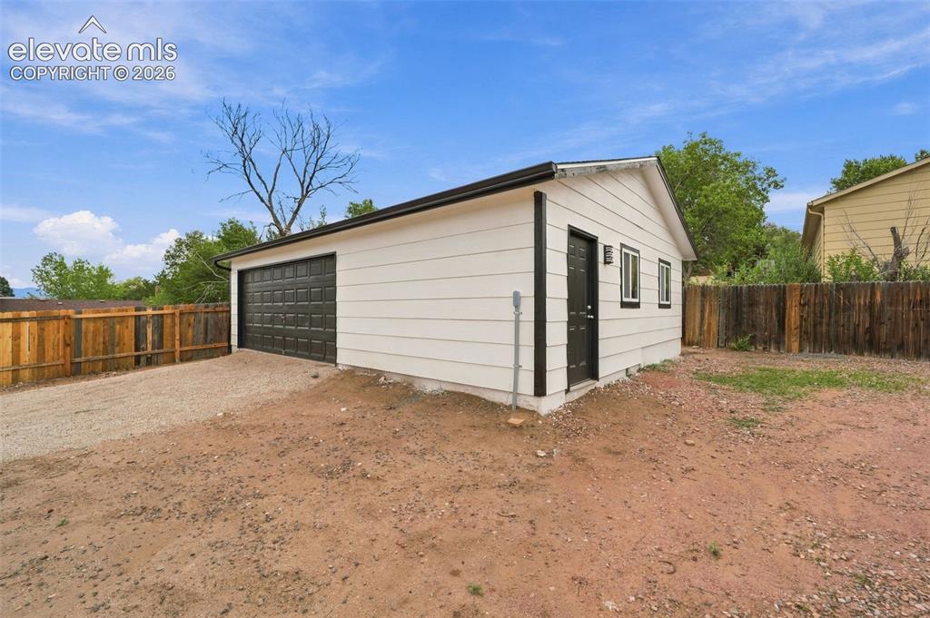 Image 48 of 48: Garage