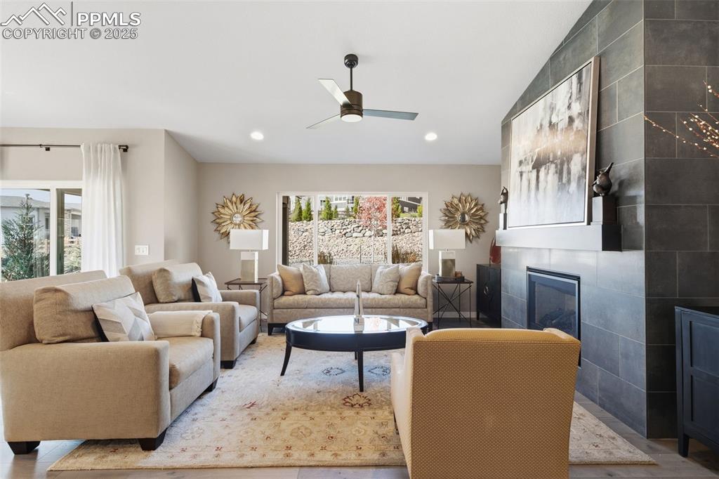 Image 13 of 49: Living Room