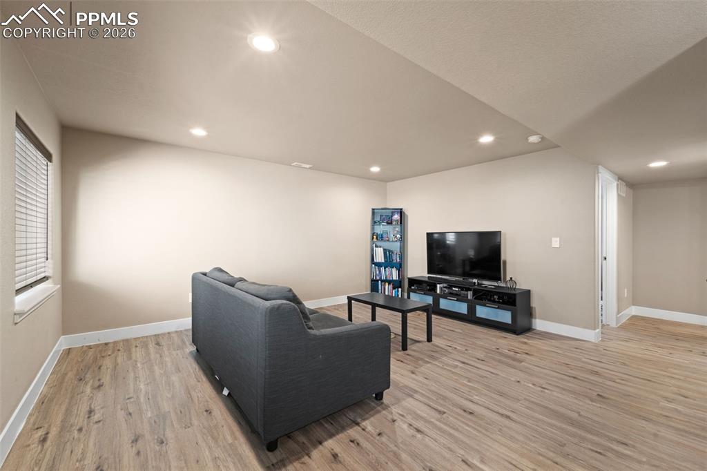 Image 33 of 43: Family Room