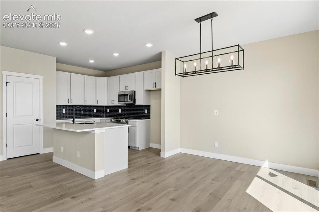 Image 5 of 22: Kitchen