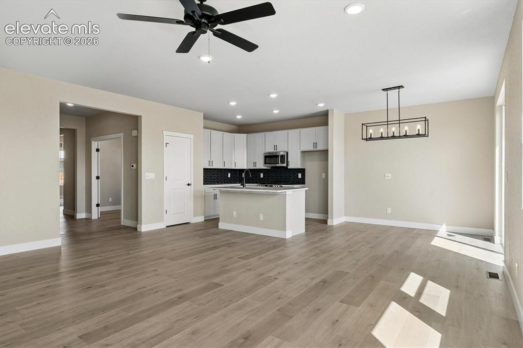 Image 7 of 22: Kitchen