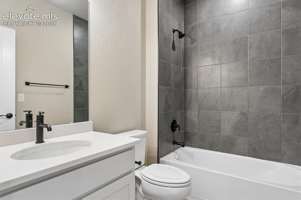 Image 9 of 22: Bathroom
