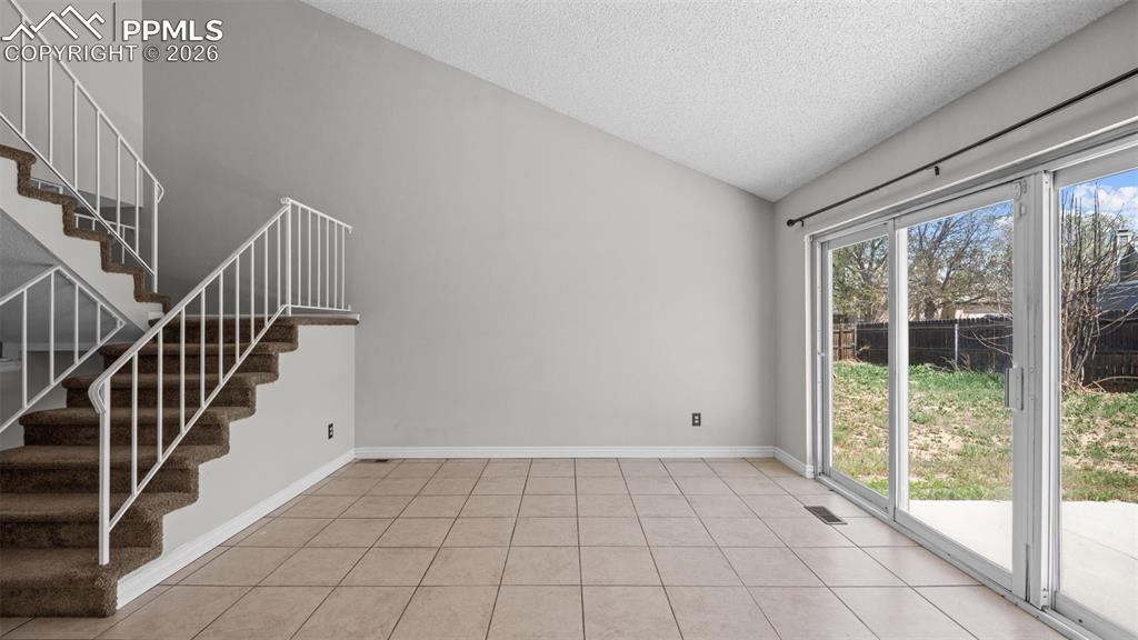 Image 15 of 35: Great Room