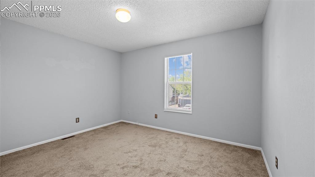 Image 17 of 35: Bedroom